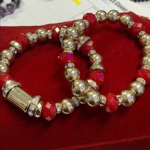 Stretch bead bracelets in Red, Goldtone beads